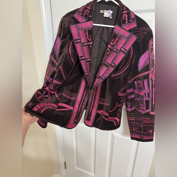 Peter Nygard Pink and Brown Blazer - Picture 14 of 14
